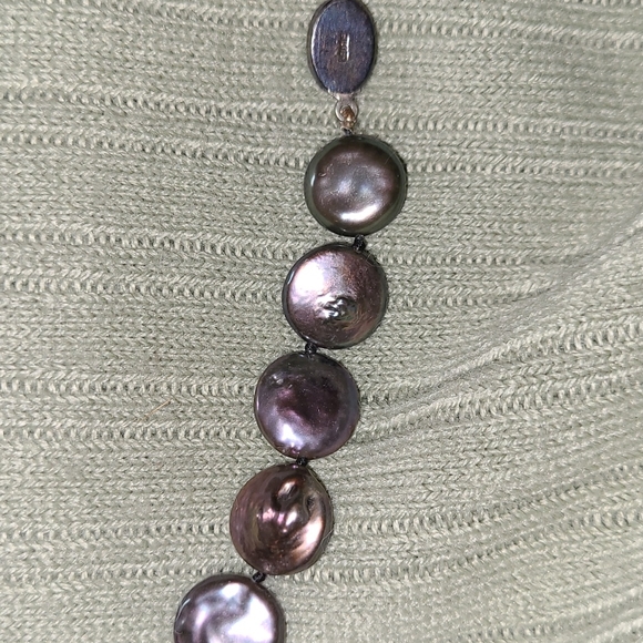 Black Peacock Freshwater Coin Pearls 16" Necklace with Fancy Silver Clasp - Picture 9 of 9